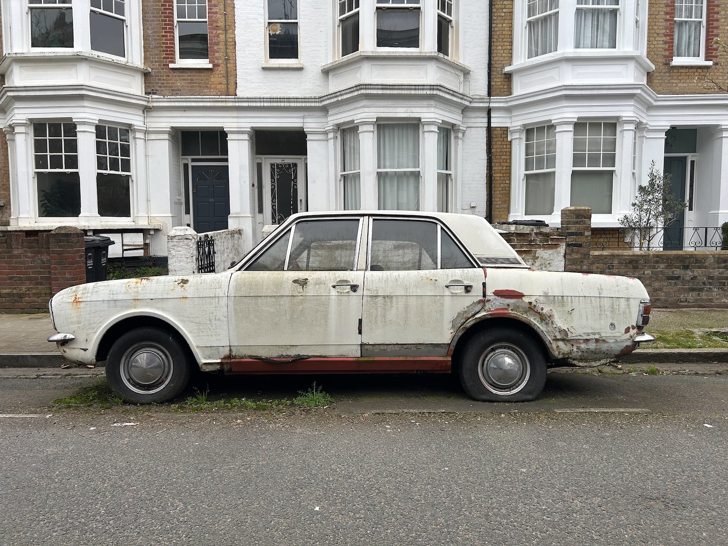 FORD CORTINA